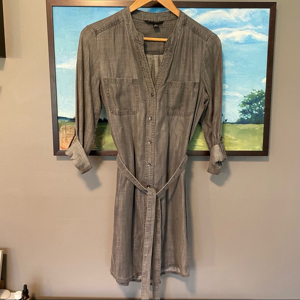 Banana Republic size 4 gray chambray shirt dress